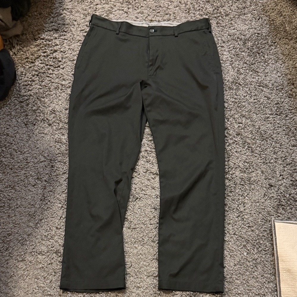 Walter Hagan Men’s Performance Golf Pants - 35x30 - Standard Fit - Black